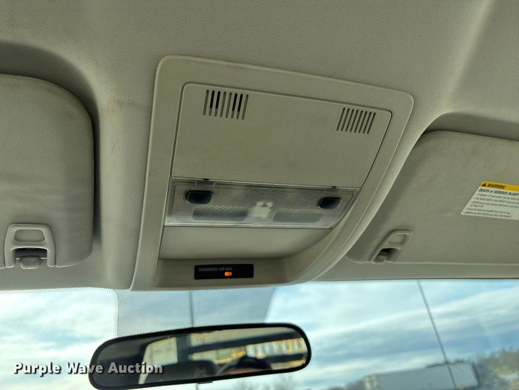 image for item FG0200 2009 Chevrolet Silverado 3500HD flatbed pickup truck