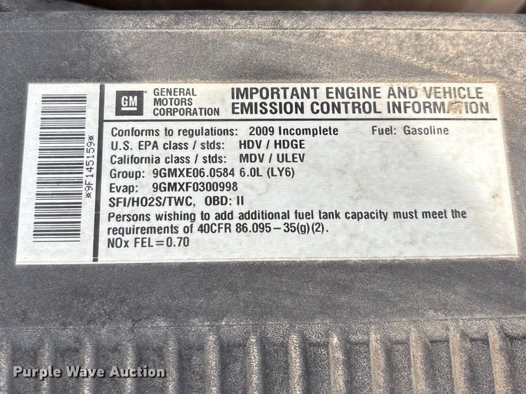 image for item FG0200 2009 Chevrolet Silverado 3500HD flatbed pickup truck