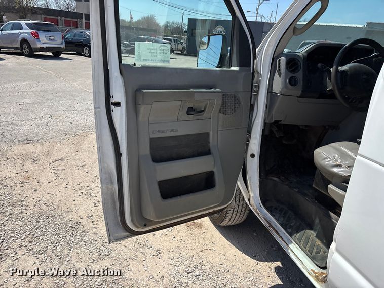image for item FG0208 2013 Ford E250 van