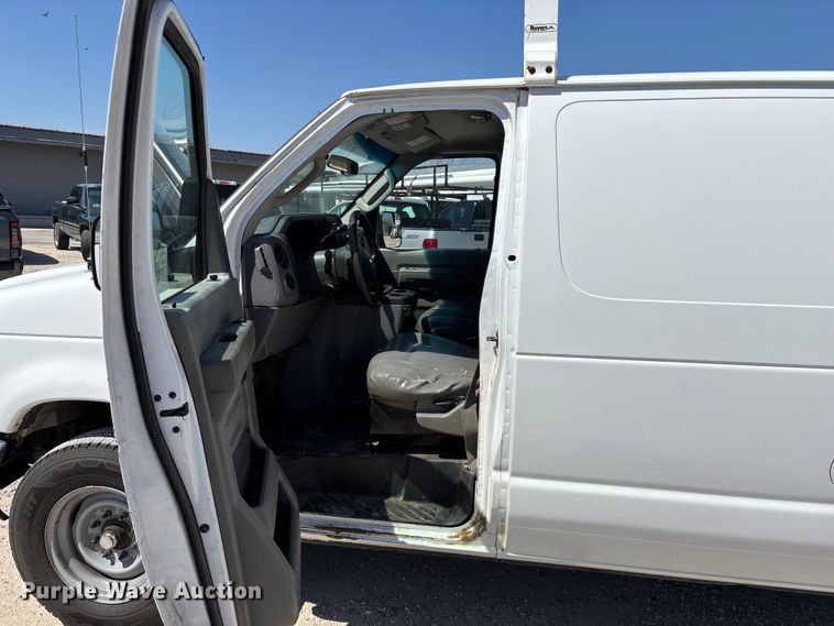 image for item FG0208 2013 Ford E250 van