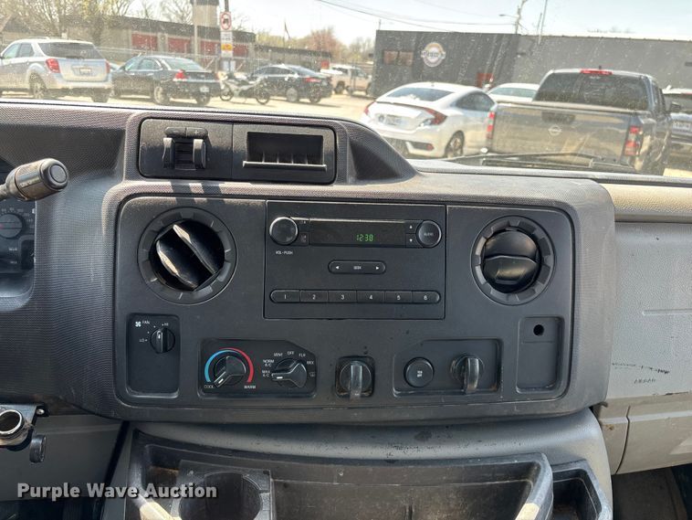 image for item FG0208 2013 Ford E250 van