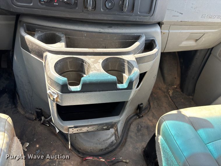 image for item FG0208 2013 Ford E250 van