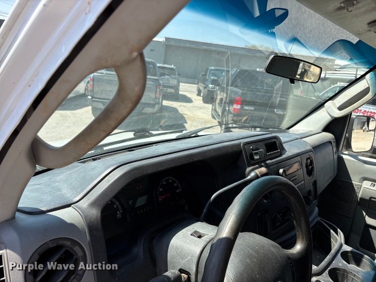 image for item FG0208 2013 Ford E250 van