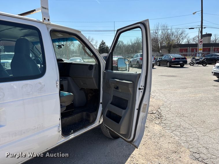 image for item FG0208 2013 Ford E250 van