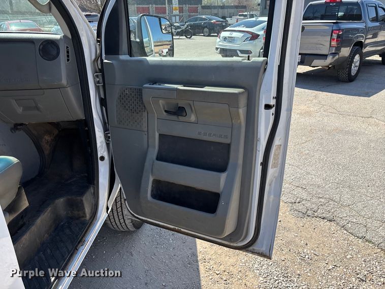 image for item FG0208 2013 Ford E250 van