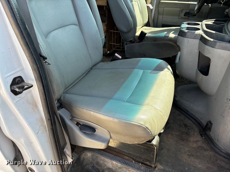 image for item FG0208 2013 Ford E250 van