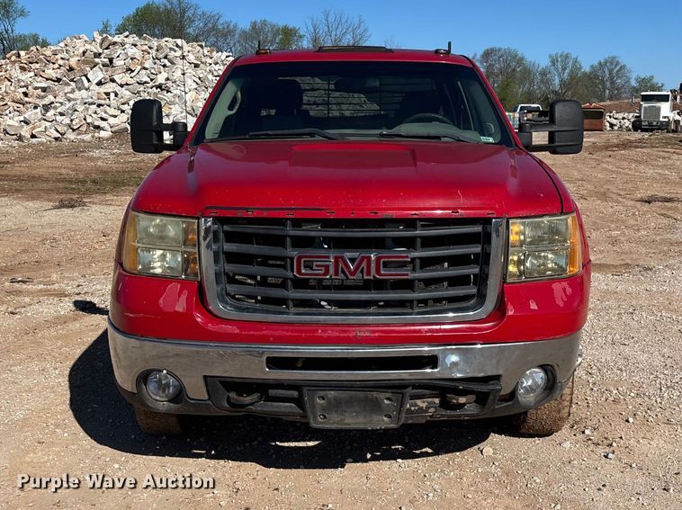 image for item FG0223 2008 GMC Sierra 3500HD Crew Cab flatbed pickup truck