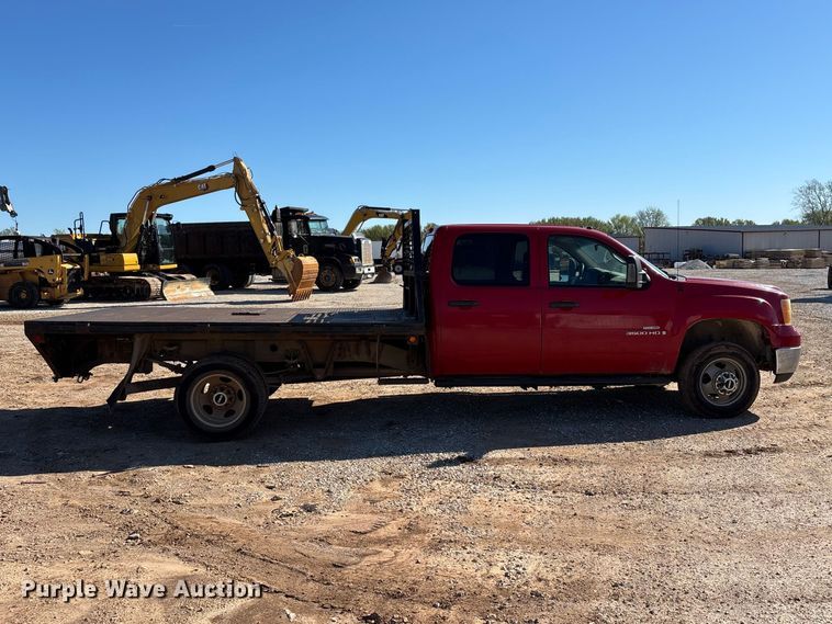 image for item FG0223 2008 GMC Sierra 3500HD Crew Cab flatbed pickup truck