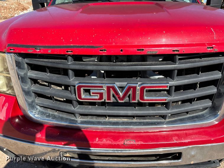 image for item FG0223 2008 GMC Sierra 3500HD Crew Cab flatbed pickup truck