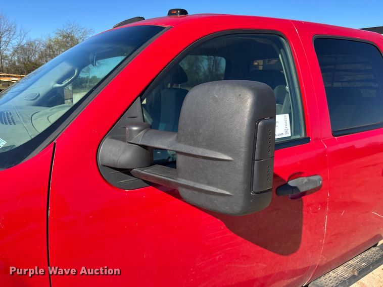 image for item FG0223 2008 GMC Sierra 3500HD Crew Cab flatbed pickup truck