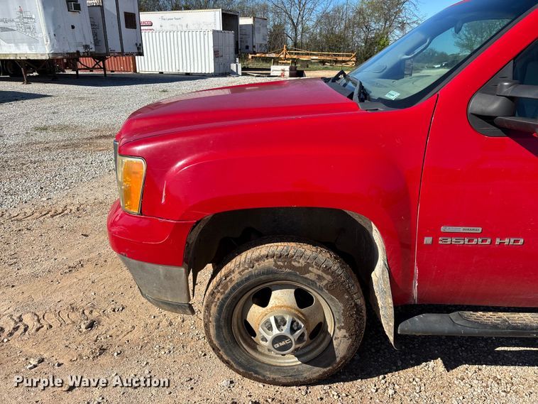image for item FG0223 2008 GMC Sierra 3500HD Crew Cab flatbed pickup truck