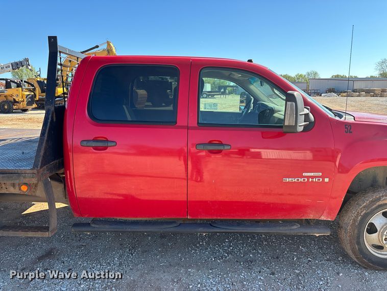 image for item FG0223 2008 GMC Sierra 3500HD Crew Cab flatbed pickup truck