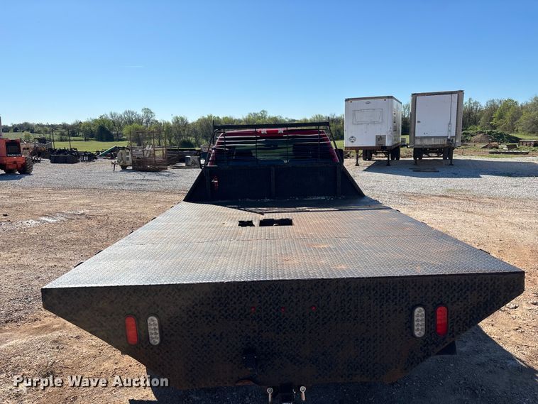 image for item FG0223 2008 GMC Sierra 3500HD Crew Cab flatbed pickup truck