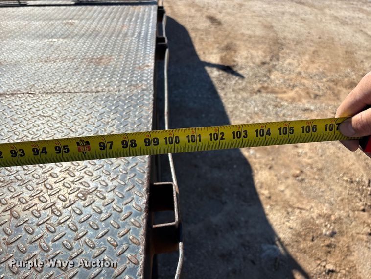 image for item FG0223 2008 GMC Sierra 3500HD Crew Cab flatbed pickup truck
