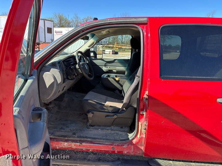 image for item FG0223 2008 GMC Sierra 3500HD Crew Cab flatbed pickup truck