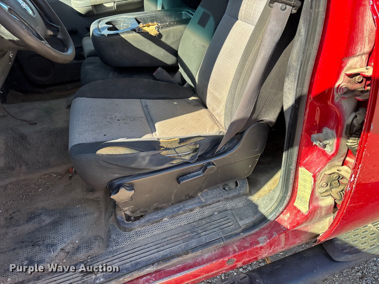 image for item FG0223 2008 GMC Sierra 3500HD Crew Cab flatbed pickup truck