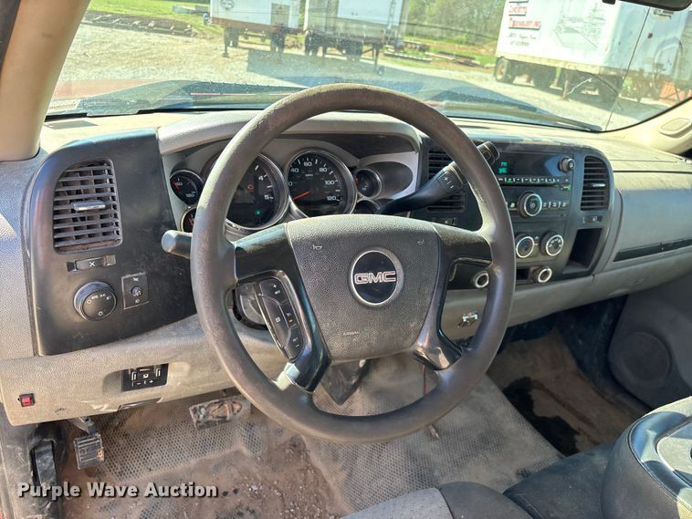image for item FG0223 2008 GMC Sierra 3500HD Crew Cab flatbed pickup truck