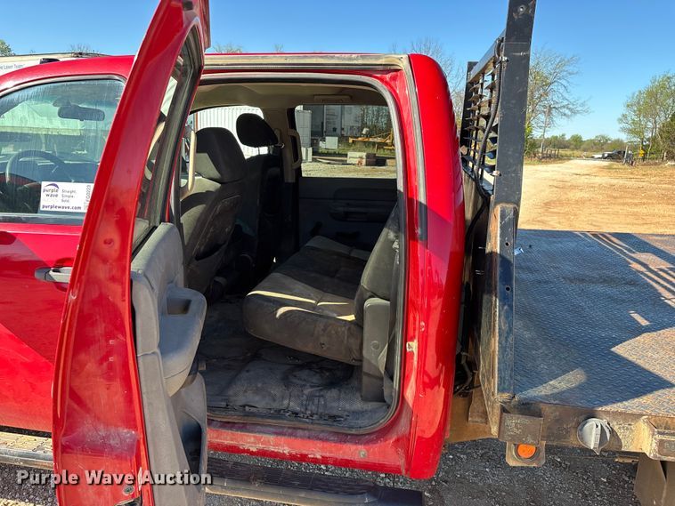 image for item FG0223 2008 GMC Sierra 3500HD Crew Cab flatbed pickup truck