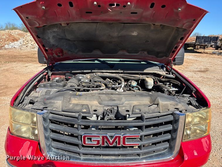 image for item FG0223 2008 GMC Sierra 3500HD Crew Cab flatbed pickup truck