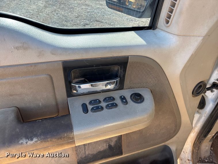 image for item FG0227 2006 Ford F150 Crew Cab pickup truck