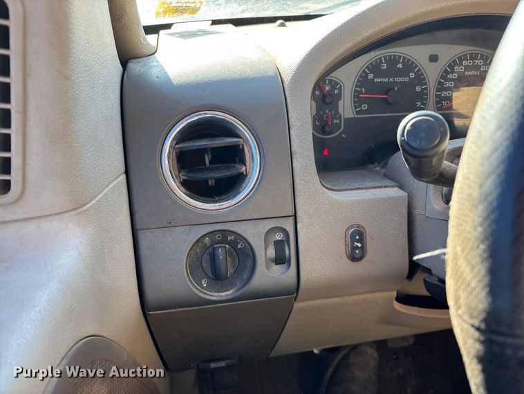 image for item FG0227 2006 Ford F150 Crew Cab pickup truck