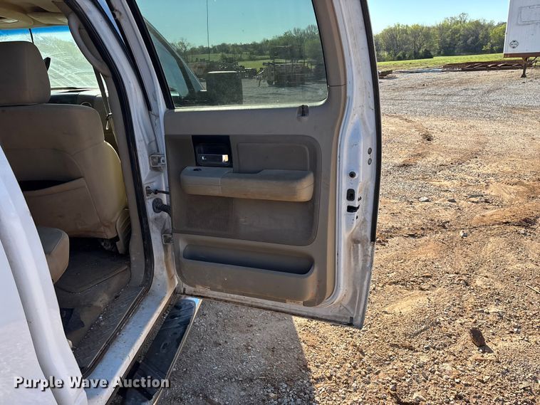 image for item FG0227 2006 Ford F150 Crew Cab pickup truck