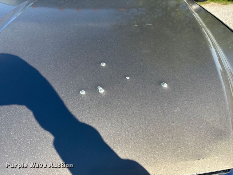 image for item FG0232 2005 Ford F350 Ext. Cab flatbed pickup truck