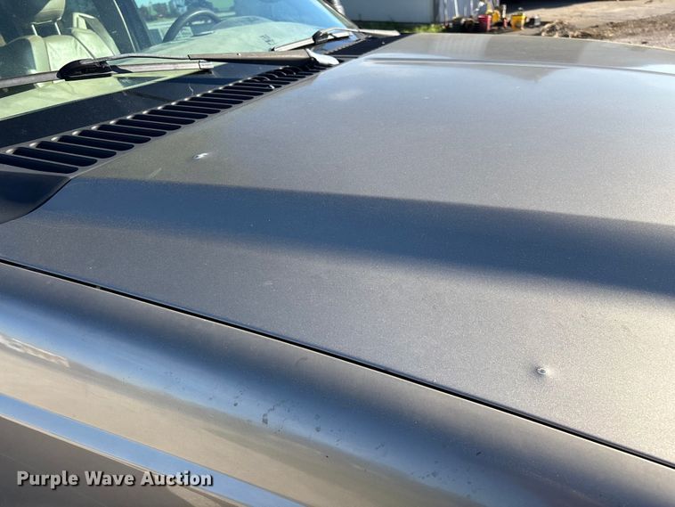 image for item FG0232 2005 Ford F350 Ext. Cab flatbed pickup truck