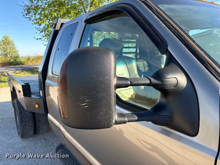 image for item FG0232 2005 Ford F350 Ext. Cab flatbed pickup truck