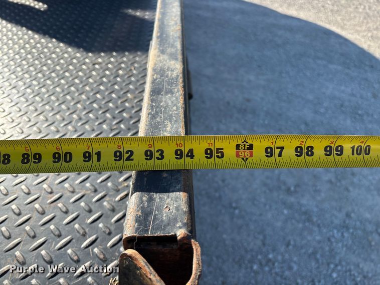 image for item FG0232 2005 Ford F350 Ext. Cab flatbed pickup truck