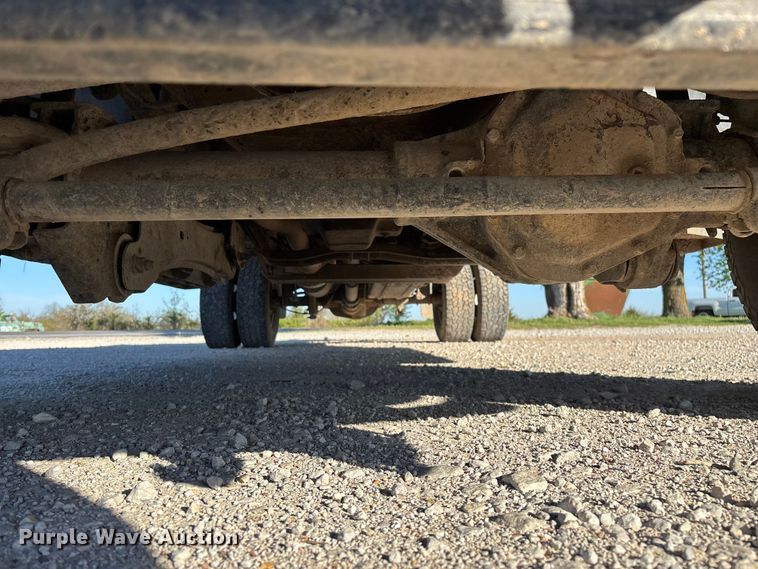 image for item FG0232 2005 Ford F350 Ext. Cab flatbed pickup truck