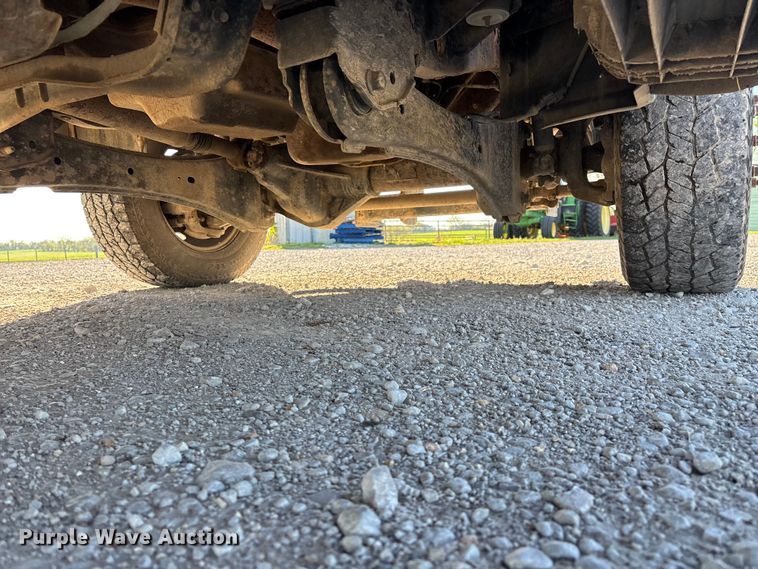 image for item FG0232 2005 Ford F350 Ext. Cab flatbed pickup truck