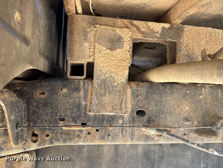 image for item FG0232 2005 Ford F350 Ext. Cab flatbed pickup truck