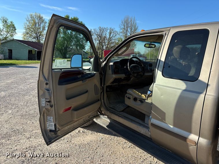 image for item FG0232 2005 Ford F350 Ext. Cab flatbed pickup truck