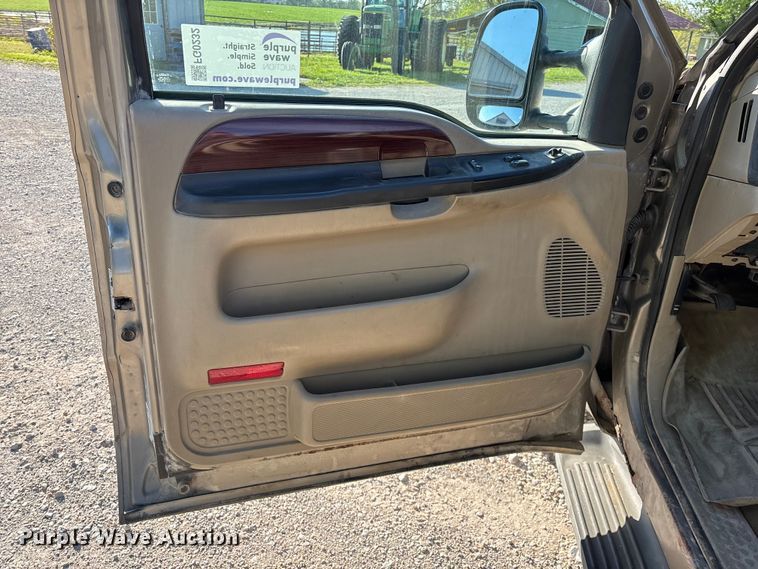 image for item FG0232 2005 Ford F350 Ext. Cab flatbed pickup truck