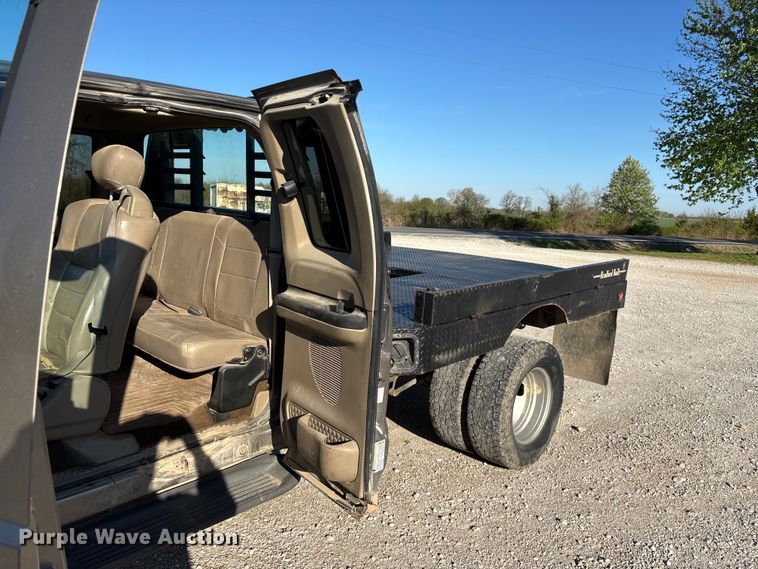 image for item FG0232 2005 Ford F350 Ext. Cab flatbed pickup truck