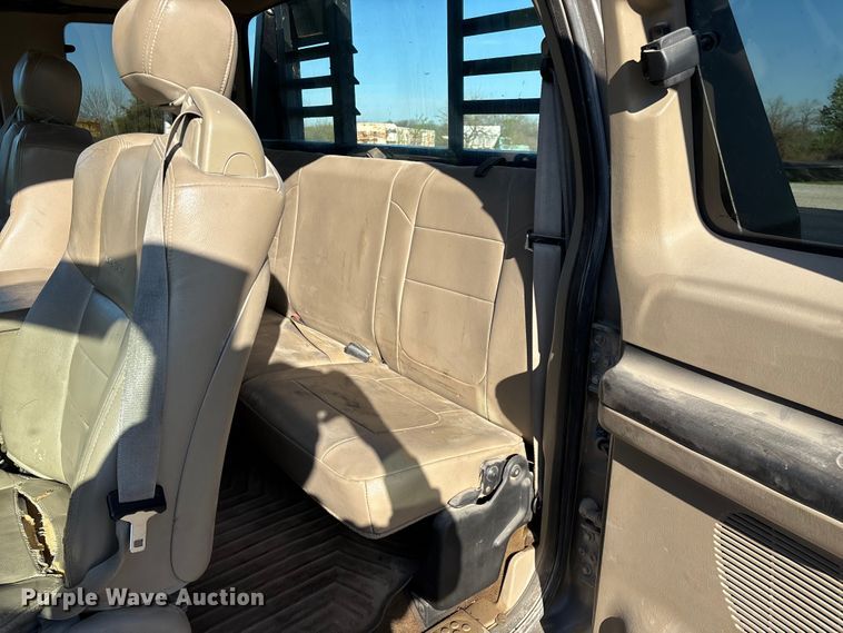 image for item FG0232 2005 Ford F350 Ext. Cab flatbed pickup truck