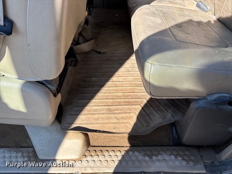 image for item FG0232 2005 Ford F350 Ext. Cab flatbed pickup truck