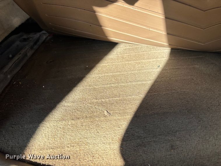 image for item FG0232 2005 Ford F350 Ext. Cab flatbed pickup truck