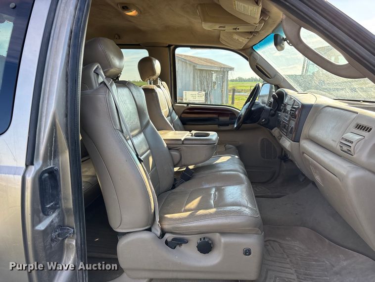 image for item FG0232 2005 Ford F350 Ext. Cab flatbed pickup truck