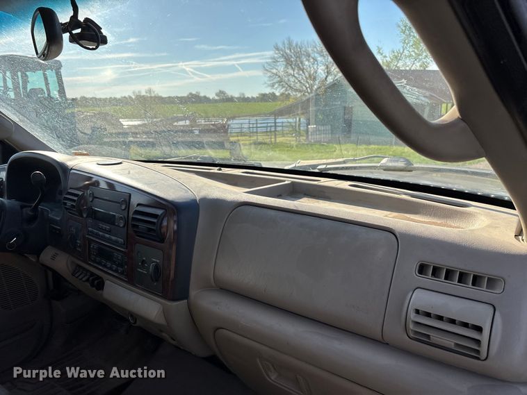 image for item FG0232 2005 Ford F350 Ext. Cab flatbed pickup truck