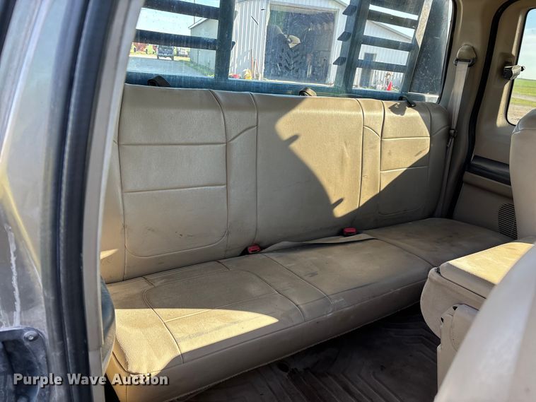 image for item FG0232 2005 Ford F350 Ext. Cab flatbed pickup truck