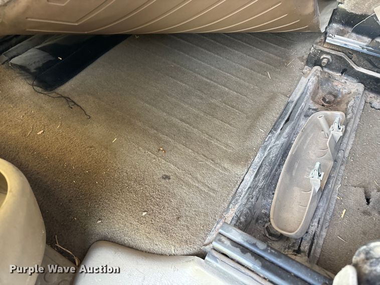 image for item FG0232 2005 Ford F350 Ext. Cab flatbed pickup truck