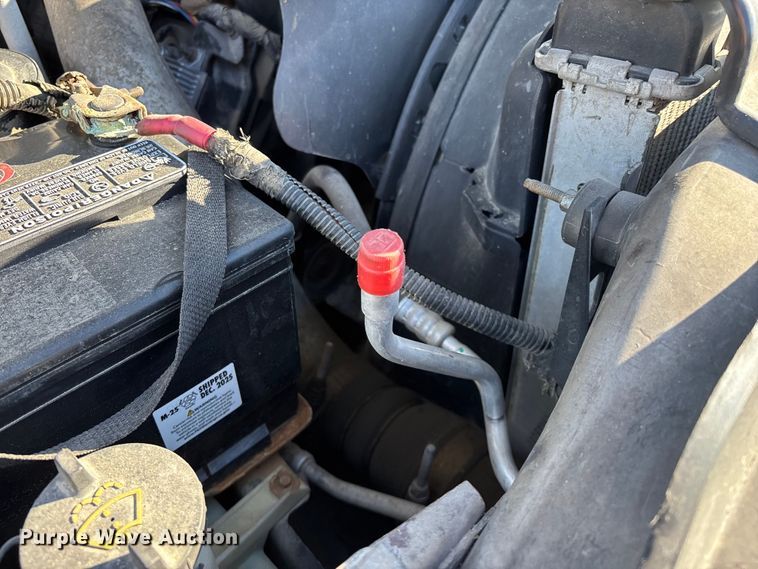 image for item FG0232 2005 Ford F350 Ext. Cab flatbed pickup truck