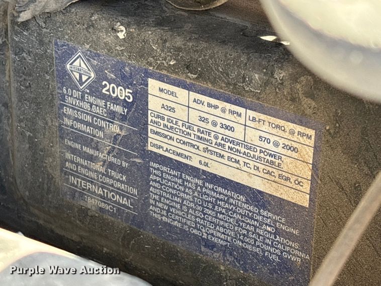 image for item FG0232 2005 Ford F350 Ext. Cab flatbed pickup truck