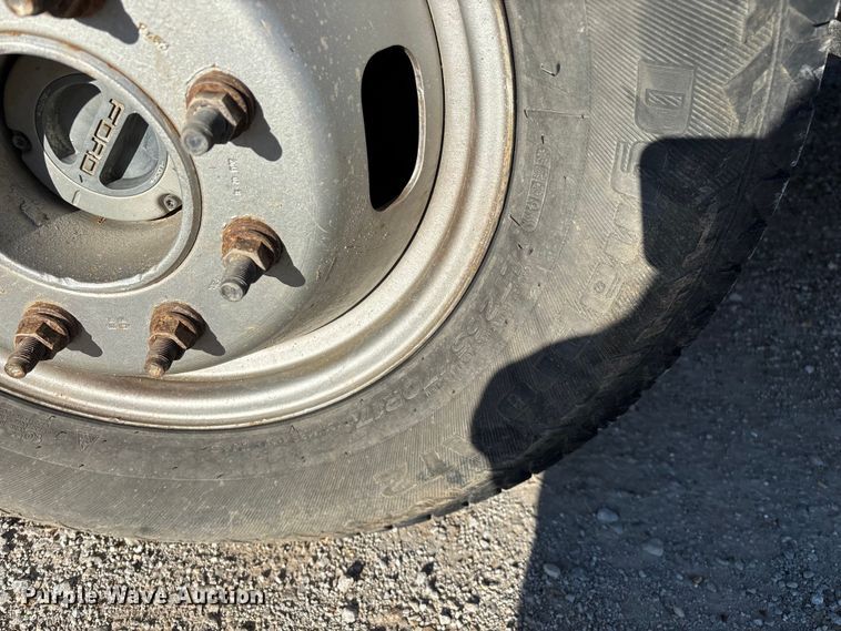 image for item FG0232 2005 Ford F350 Ext. Cab flatbed pickup truck