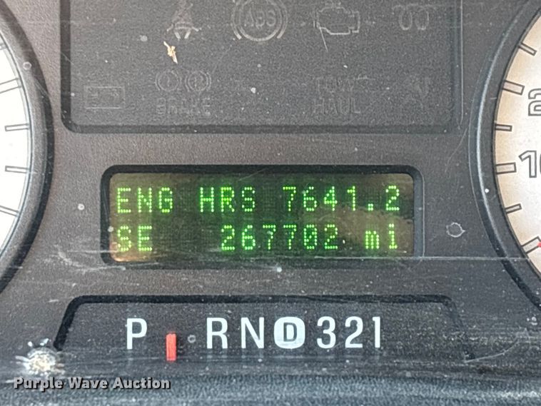 image for item FG0232 2005 Ford F350 Ext. Cab flatbed pickup truck