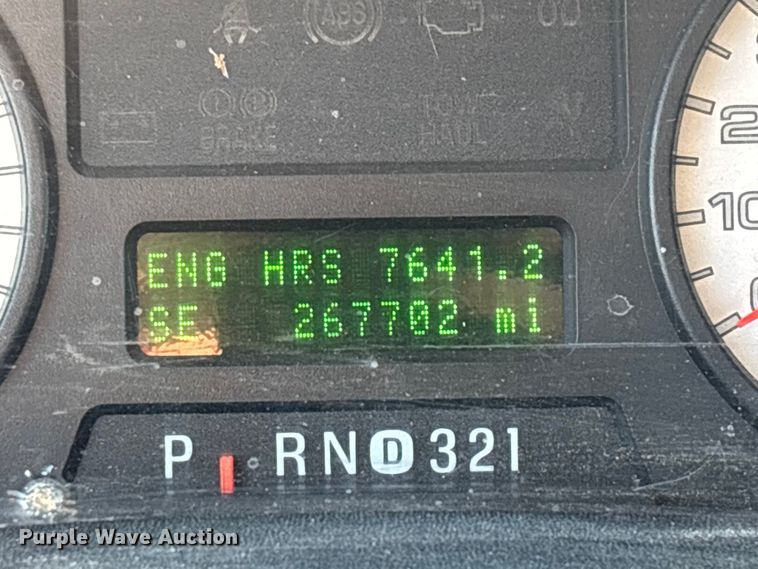 image for item FG0232 2005 Ford F350 Ext. Cab flatbed pickup truck