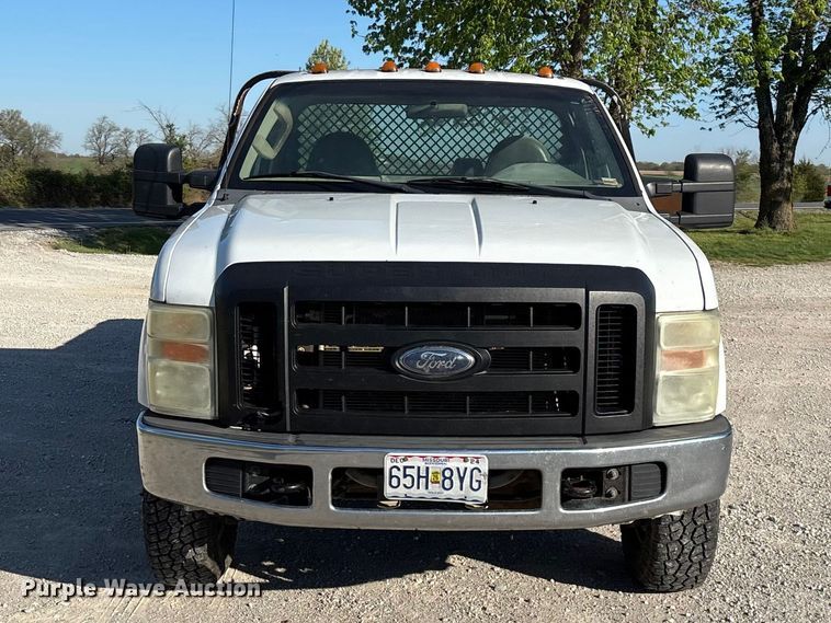 image for item FG0233 2009 Ford F350 flatbed pickup truck