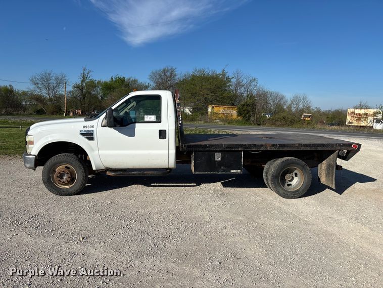 image for item FG0233 2009 Ford F350 flatbed pickup truck